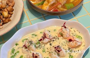 Creamy Yellow Sauce Stir-fried Shrimp with Fresh Wheat Berries and Broad Beans