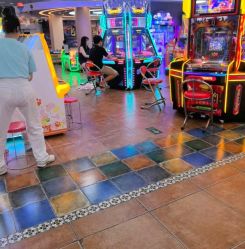 -菲菲羊乐园(临平银泰城店)