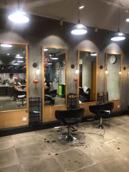 -时尚殿堂明星门店