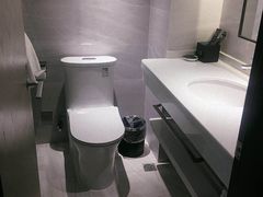 -白玉兰酒店(上海田子坊马当路地铁站店)