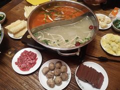 -苗伯妈酸汤火锅