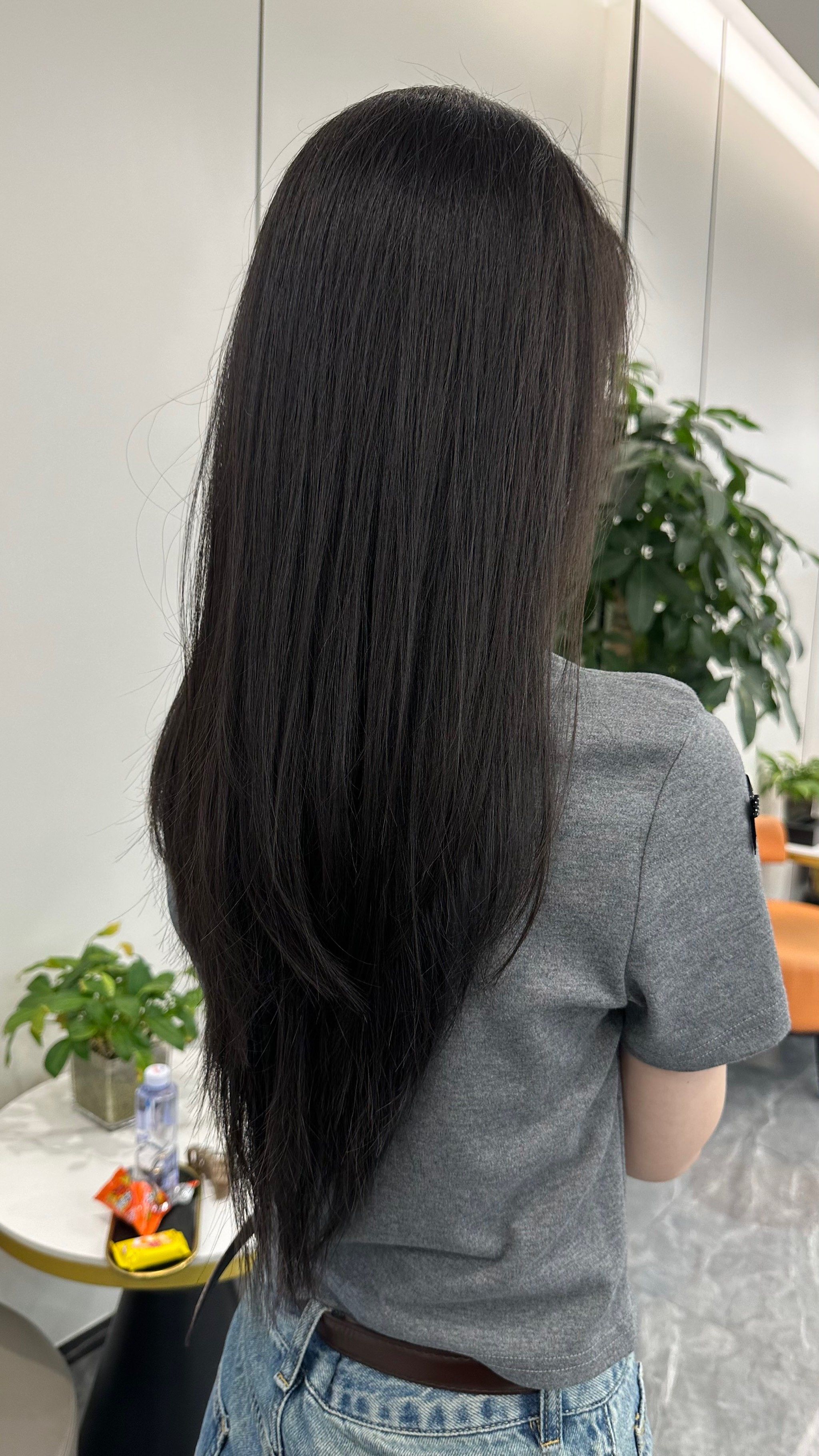轻盈随意,#简单又好看的发型 #高级感染发 #染发设计 #柔顺直发