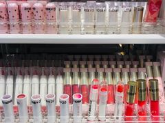 -名创优品(北京新中关购物中心地铁层店)