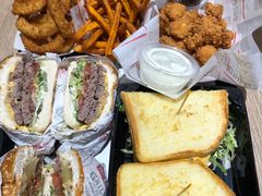 -The Habit Burger Grill 哈比特汉堡(爱琴海店)