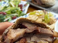 -老天桥酱肉烧饼夹肘子(天桥店)