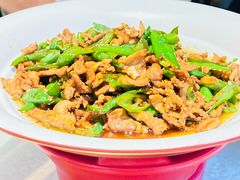 -阿瓦山寨·湘菜现炒·剁椒鱼头王(咸阳总店)