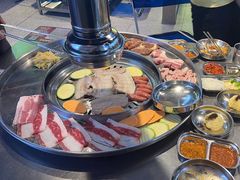 -哈哈碳都·牛肋条无限自助烤肉(台江万达店)