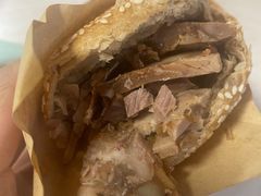 -洪峰浩老北京烧饼夹肉(角门路店)