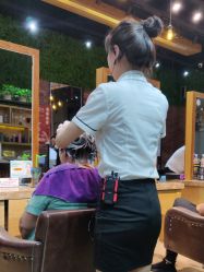 -震轩美容美发连锁店