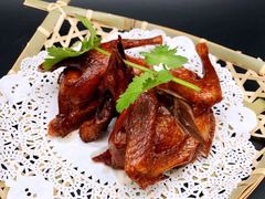 盐焗乳鸽-花果山庄•现烤荔枝柴烧鹅
