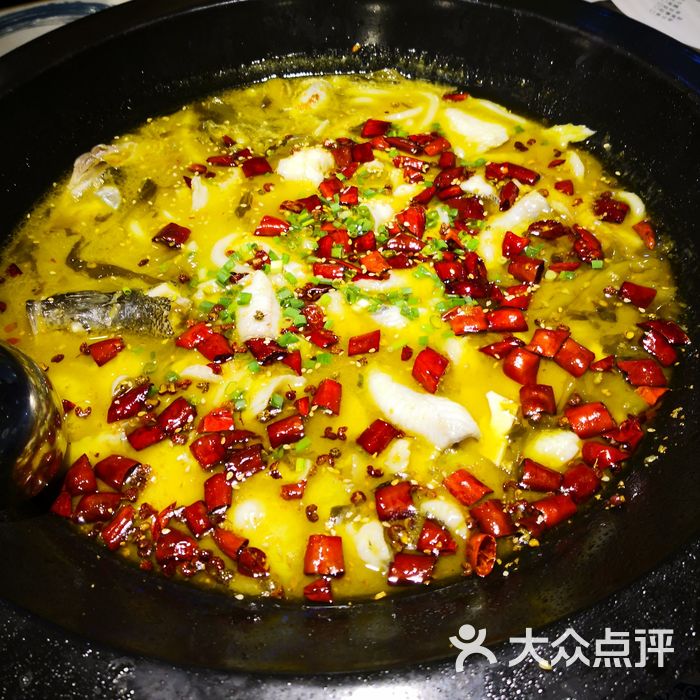 江小渔酸菜鱼图片