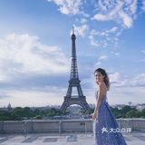 第一次有去巴黎的念想是看了一本很多插画的巴黎随笔