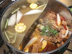 特色牛腩鸳鸯锅-左庭右院鲜牛肉火锅(新梅广场店)