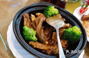 Braised Abalone with Chicken Gizzards in Oyster Sauce