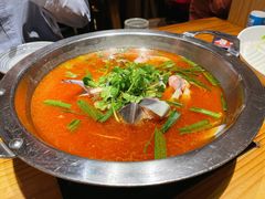 老凯俚酸汤鱼-野山舂·贵州现舂酸汤火锅(鸿通城店)