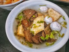 -松树干拌面店
