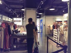 -Hollister(天环广场店)