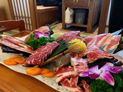 黑牛六拼-明洞阿姨·韩式酱蟹烤肉·创意料理(三元桥店)