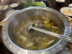 -乡土黄·鲜牛肉火锅·小龙虾(兴业街店)
