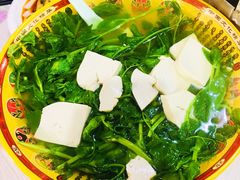 豌豆荚豆腐汤-老地方烤鱼(民心佳园店)