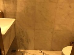 -上海漕河泾万丽酒店