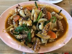 -班赞海鲜市场胖阿姨加工点