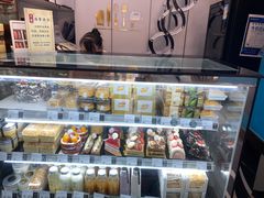 面包甜点陈列柜-正南齐北·老街糯米团(洪崖洞店)