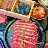 今天npy神神秘秘带我来了公厕旁边吃烤肉……
