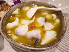 酸汤乌鱼片-鹅冠港式茶餐厅(来福士店)