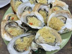 炭烧蒜蓉生蚝-贞姨美食·老字号海鲜大排档