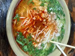 -亮亮面馆(经六路店)