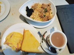 肥牛捞出前一丁套餐-香港新发烧腊茶餐厅(书城店)