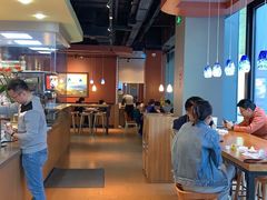 用餐区-The Habit Burger Grill 哈比特汉堡(复兴soho店)