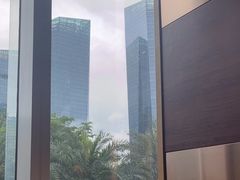 -大中华希尔顿酒店-念自助餐·嗨啤·小龙虾