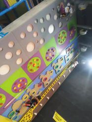 -蹦贝运动中心·蹦床·攀岩·闯关(龙岗店)