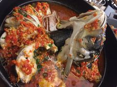 -阿瓦山寨·湘菜现炒·剁椒鱼头王(咸阳总店)