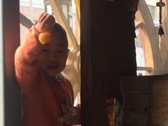-老牌坊云南鱼豆花火锅(爱建店)