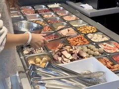 -愉肴麻辣香锅(中山路店)