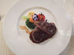 烤法式羊排配蒜香汁-马克西姆餐厅(崇文门店)