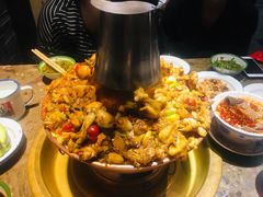-沪小二炭火蛙锅(淮海中路美食不夜城店)