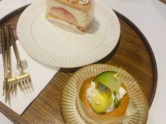 白桃拿破仑酥-KNOTKNOT珞珞·日式甜品(K11店)