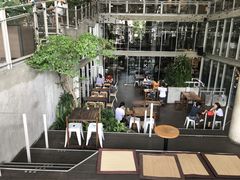 -ROAST coffee & eatery