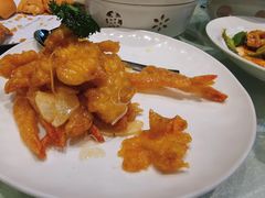 -鞍山大白鲨美食酒店
