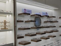 -翰佐蔡司小乐圆·依视路星趣控·暴龙眼镜折扣店