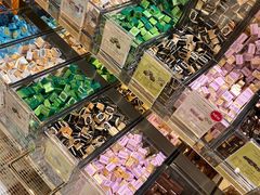 -VENCHI 闻绮(北京国贸商城店)