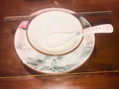 餐具摆设-杨记隆府(重庆总店)