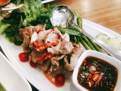 -Chom Cafe and Restaurant