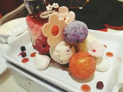 莓果华尔兹风味酸奶冰淇淋冰板烧-哈根达斯(世界城店)