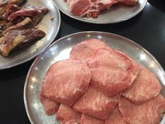 -牛信亭韩国料理·炭火烤肉(紫藤路店)