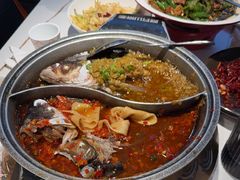 -阿瓦山寨·湘菜现炒·剁椒鱼头王(咸阳总店)